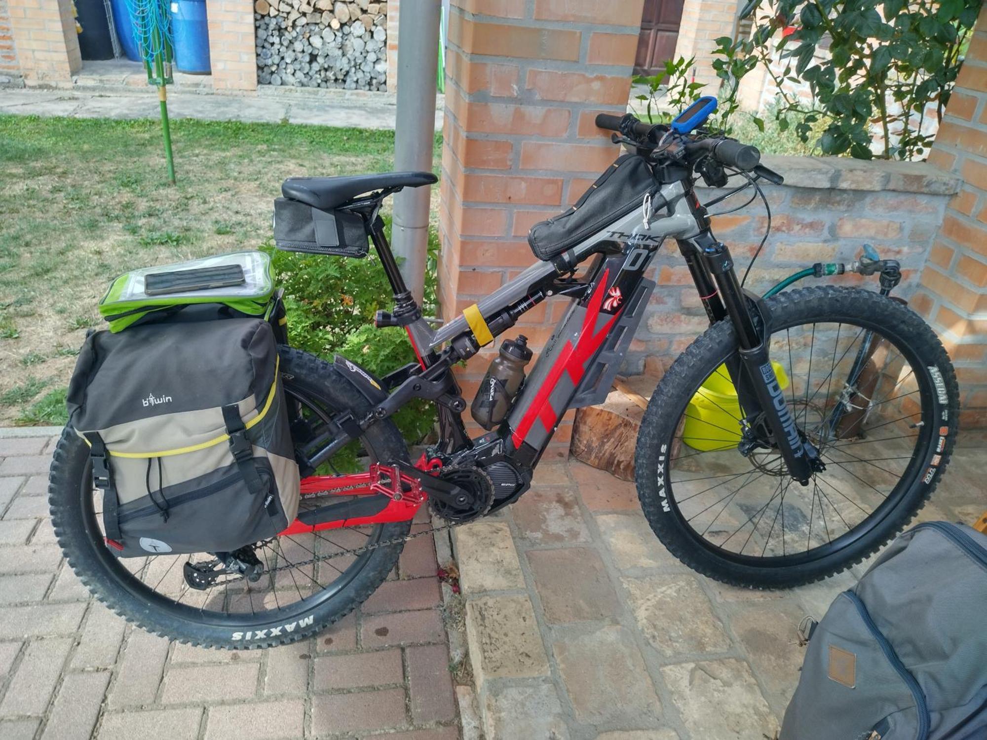 Bike Stop Duna Дунасентміклош Екстер'єр фото